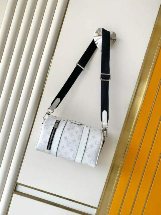Picture of Louis Vuitton Handbags _SKUfw231627750fw